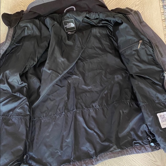 The north face boys Hyvent jacket - Picture 7 of 9